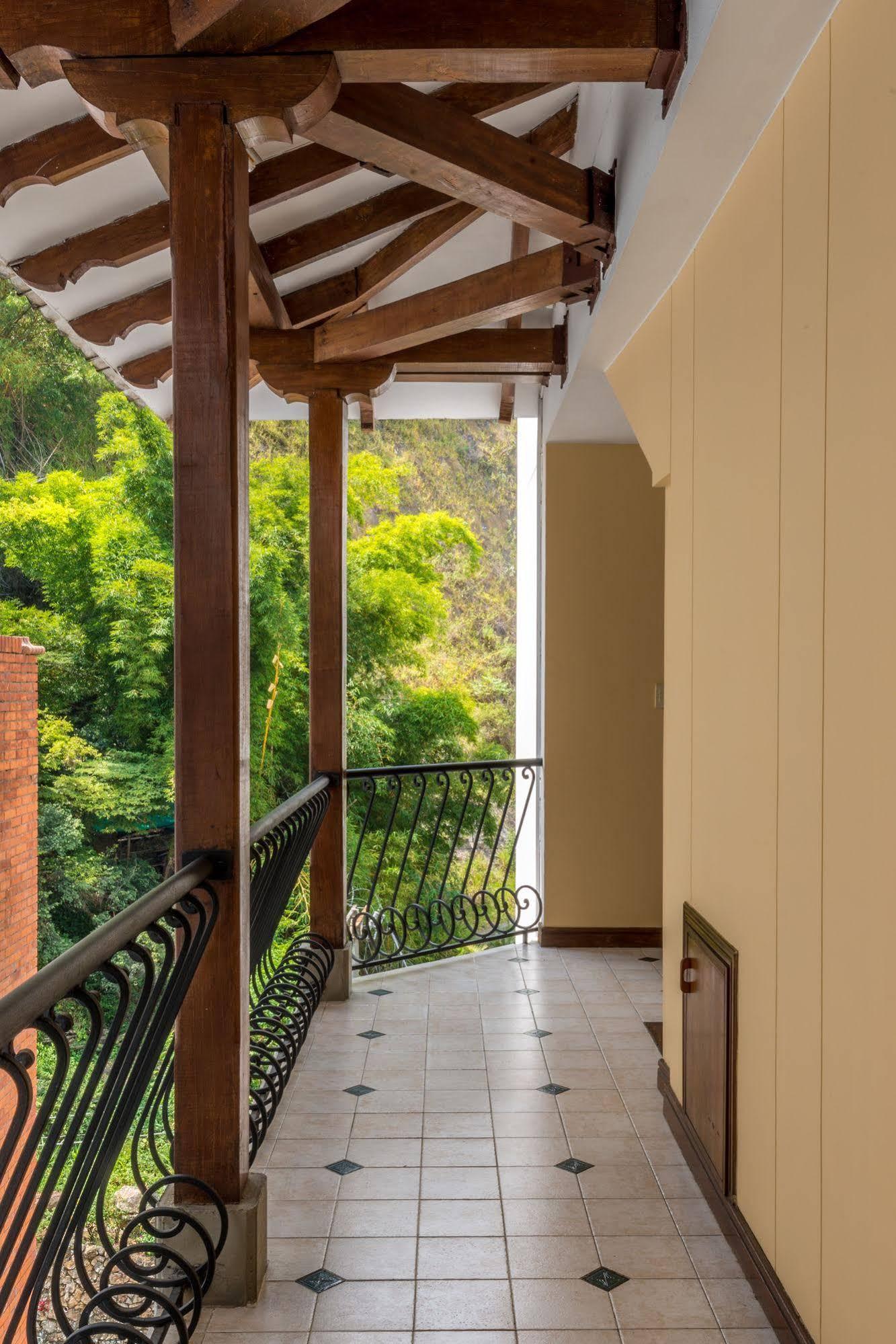 Castellón De Juanambú 4*